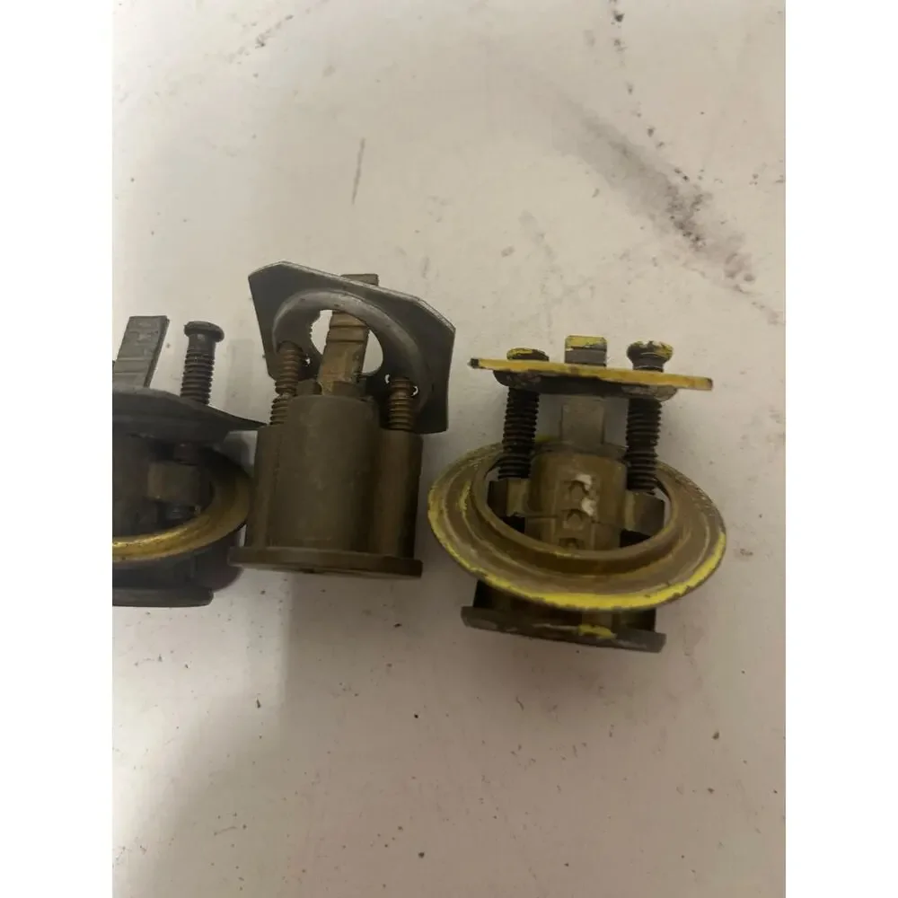 Lot of 5  vintage Yale lock cylinders No Keys For Parts Or Repair